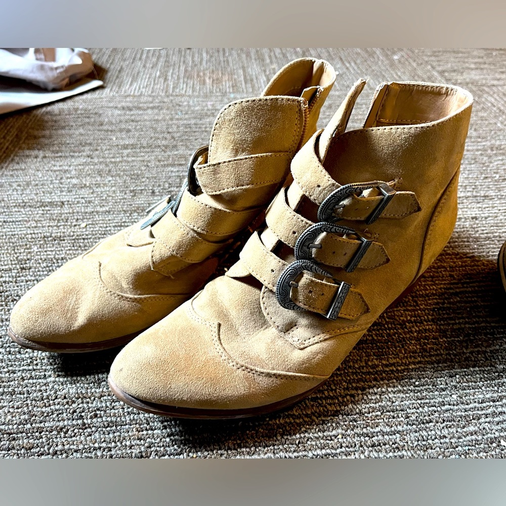 SO brand women’s boots
